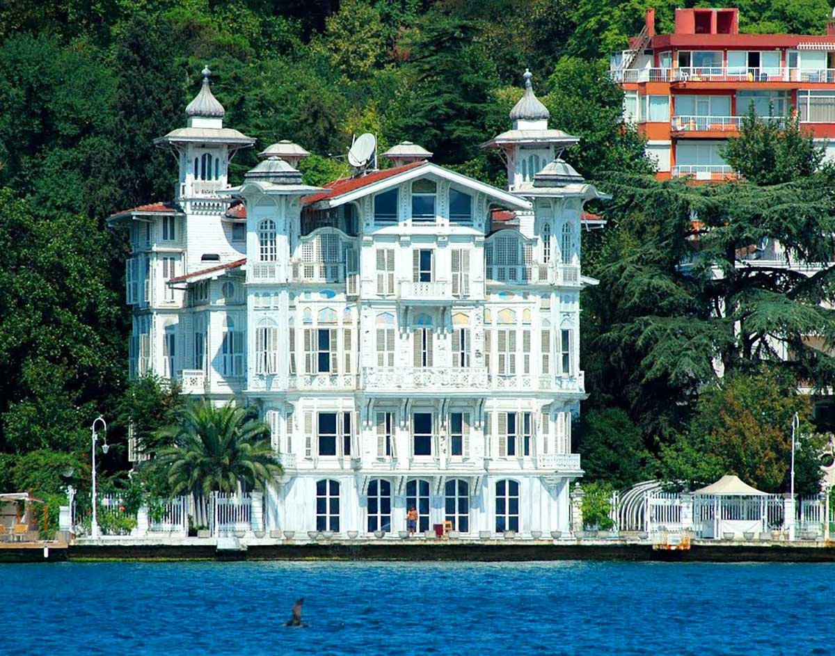 10 Fascinating Inshore Mansions in Istanbul